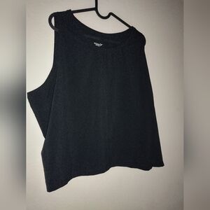 Black Old Navy Active XXL Go Dry Top.  This Top Has Slide Slits.